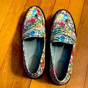 Frances Sarto Flowered Loafers size 6.5